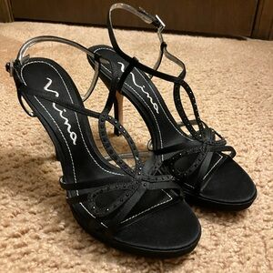 NINA Black Strappy Heels Open Toe adorned with/Black Crystals Size 9.5